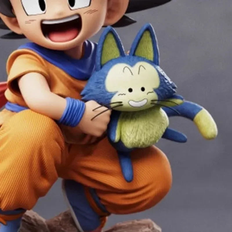 Childhood Goku Hugs Cat Figure 6cm